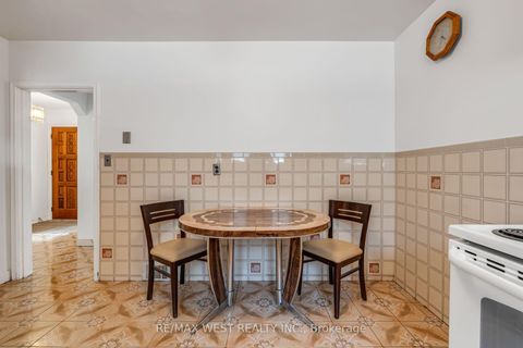 Photo 18 at 90 Tavistock Road, CFB, Toronto