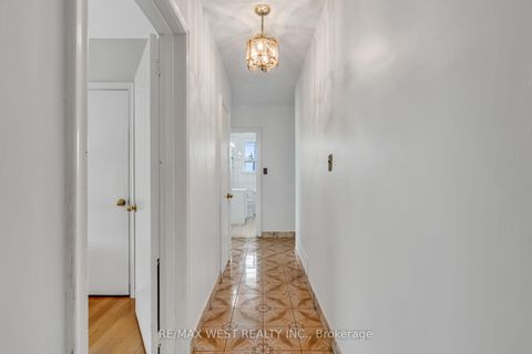 Photo 19 at 90 Tavistock Road, CFB, Toronto