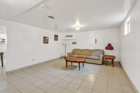 Photo 31 at 90 Tavistock Road, CFB, Toronto