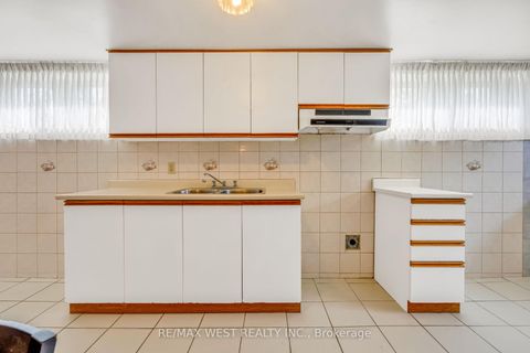 Photo 36 at 90 Tavistock Road, CFB, Toronto