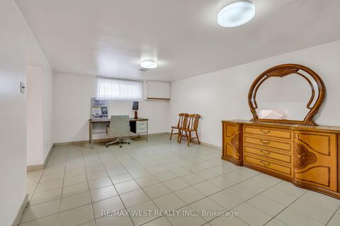 Photo 40 at 90 Tavistock Road, CFB, Toronto