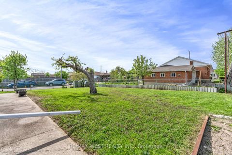 Photo 44 at 90 Tavistock Road, CFB, Toronto