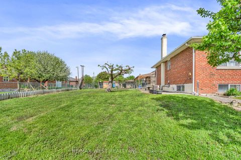 Photo 48 at 90 Tavistock Road, CFB, Toronto