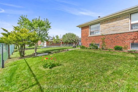 Photo 49 at 90 Tavistock Road, CFB, Toronto