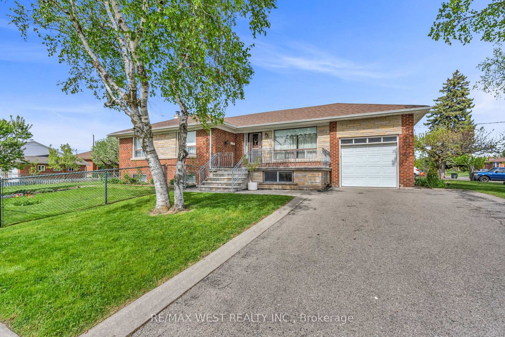 90 Tavistock Road, CFB, Toronto photo 1