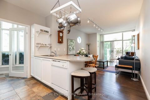 Photo 1 at 101 - 600 Queens Quay W, Waterfront Communities C1, Toronto