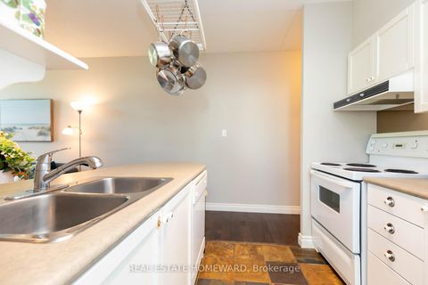 Photo 8 at 101 - 600 Queens Quay W, Waterfront Communities C1, Toronto