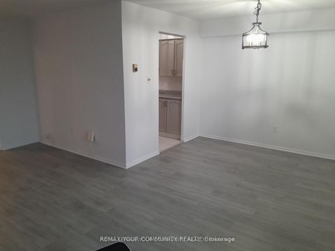Photo 11 at 404 - 5 Frith Road, Jane Heights, Toronto