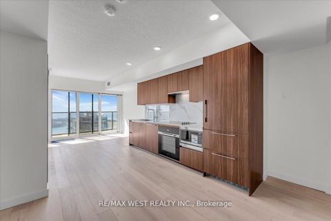 Photo 5 at 5709 - 1 Concord Cityplace Way, Waterfront Communities C1, Toronto