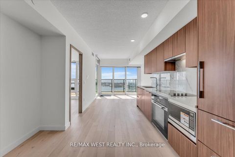Photo 7 at 5709 - 1 Concord Cityplace Way, Waterfront Communities C1, Toronto
