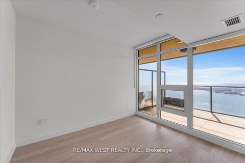 Photo 11 at 5709 - 1 Concord Cityplace Way, Waterfront Communities C1, Toronto