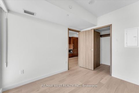 Photo 14 at 5709 - 1 Concord Cityplace Way, Waterfront Communities C1, Toronto