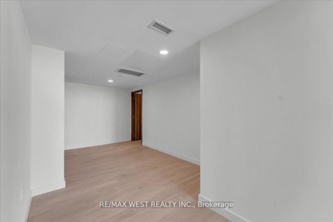 Photo 24 at 5709 - 1 Concord Cityplace Way, Waterfront Communities C1, Toronto