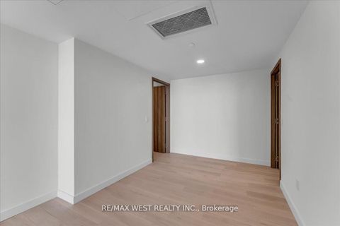 Photo 25 at 5709 - 1 Concord Cityplace Way, Waterfront Communities C1, Toronto