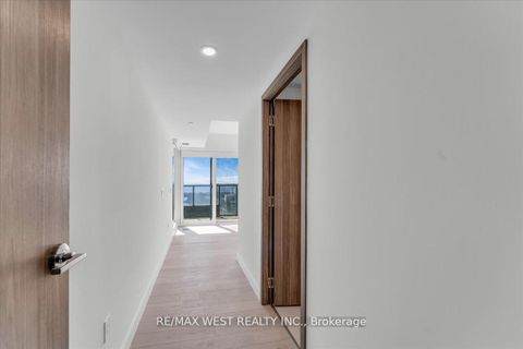 Photo 29 at 5709 - 1 Concord Cityplace Way, Waterfront Communities C1, Toronto