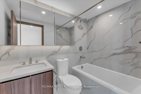 Photo 30 at 5709 - 1 Concord Cityplace Way, Waterfront Communities C1, Toronto