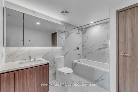 Photo 41 at 5709 - 1 Concord Cityplace Way, Waterfront Communities C1, Toronto