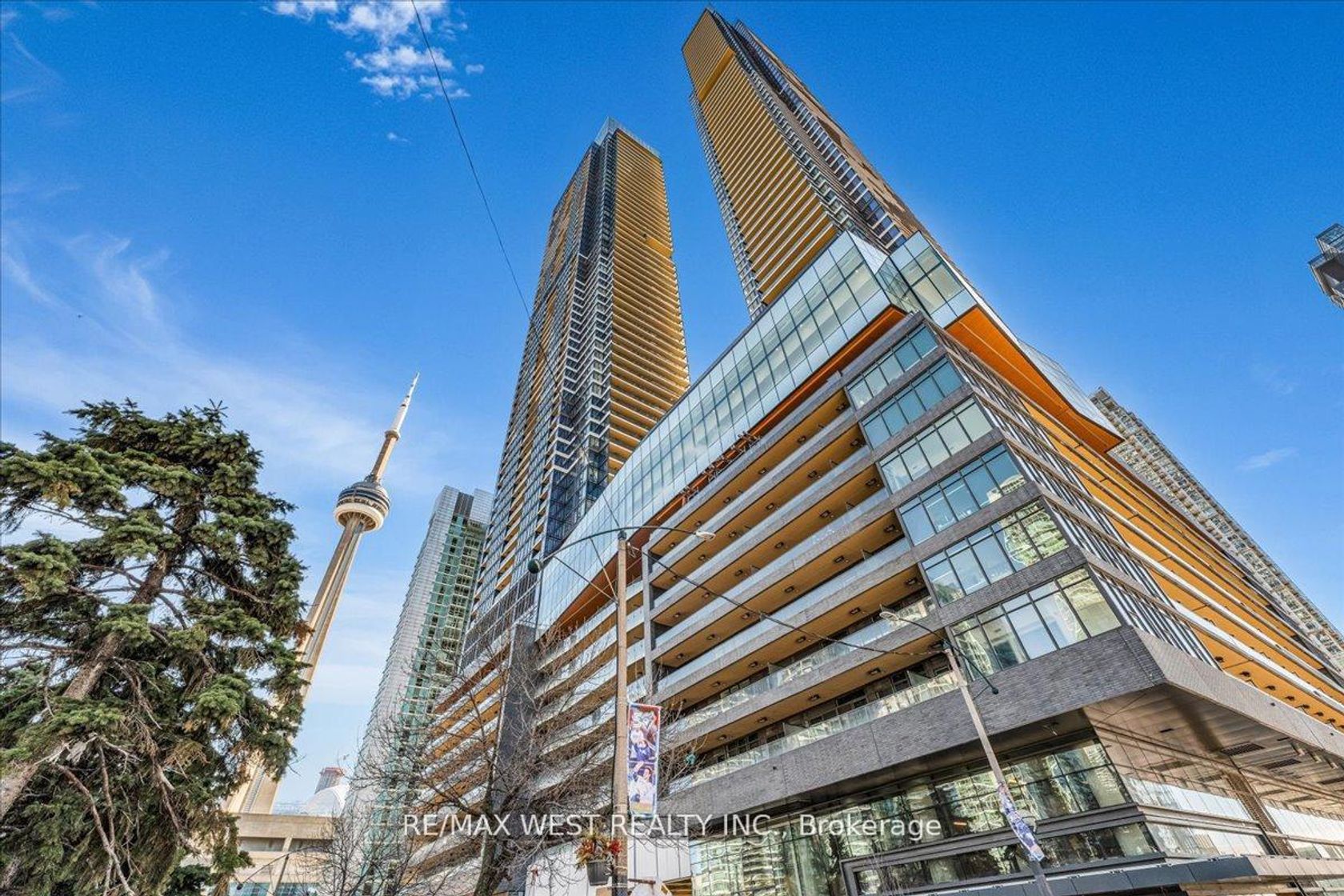 5709 - 1 Concord Cityplace Way, Waterfront Communities C1, Toronto photo number 2