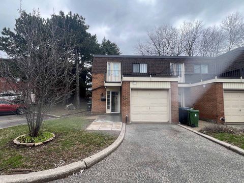 Photo 0 at 284 Sprucewood Court, L'Amoreaux, Toronto