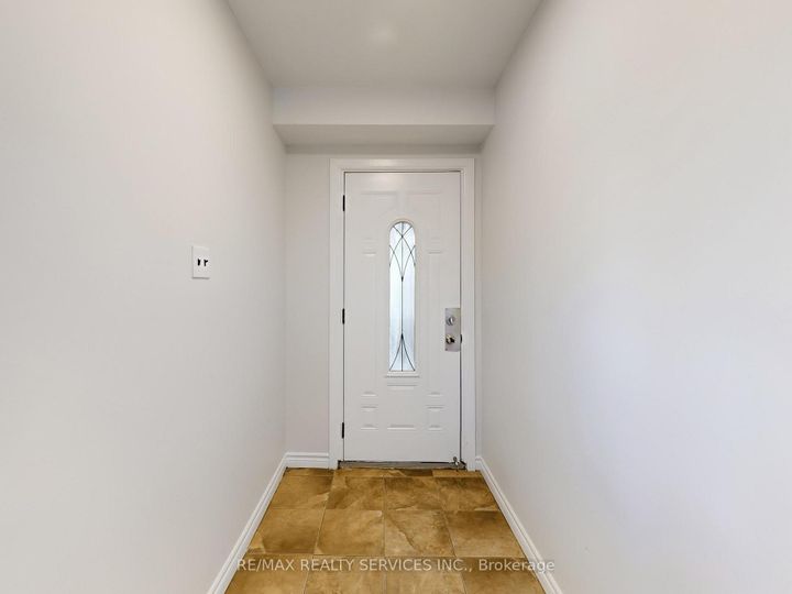 Photo 3 at 9 Glenridge Road, Northgate, Brampton