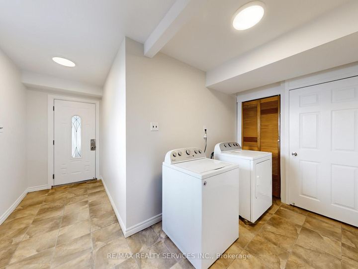 Photo 4 at 9 Glenridge Road, Northgate, Brampton