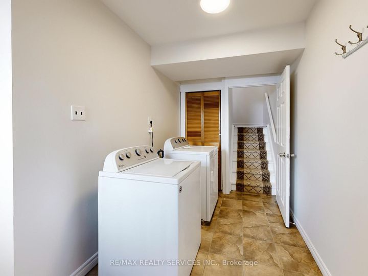 Photo 5 at 9 Glenridge Road, Northgate, Brampton