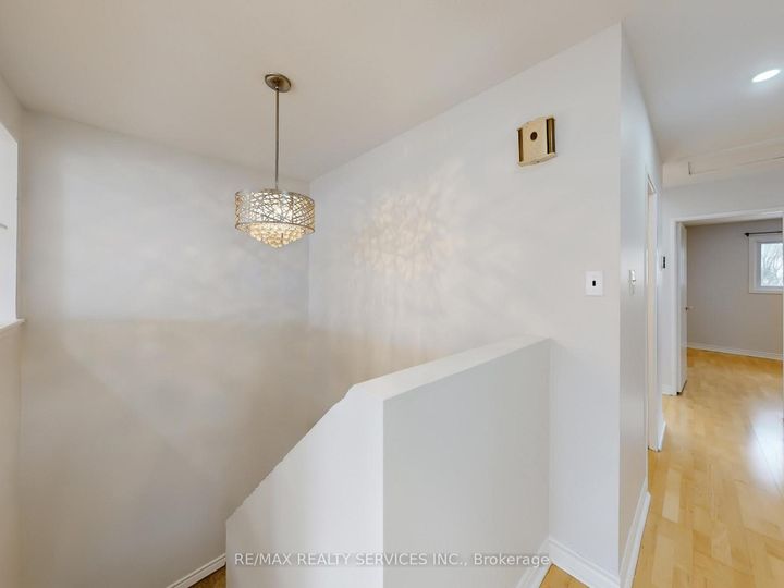 Photo 6 at 9 Glenridge Road, Northgate, Brampton