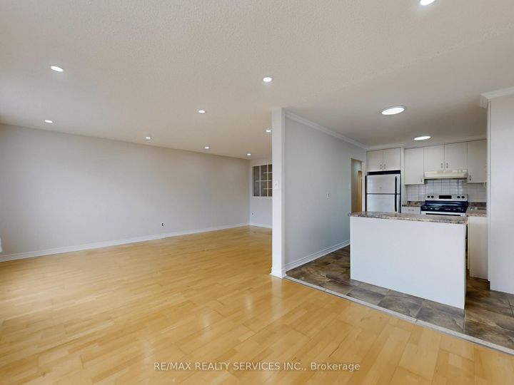 Photo 14 at 9 Glenridge Road, Northgate, Brampton
