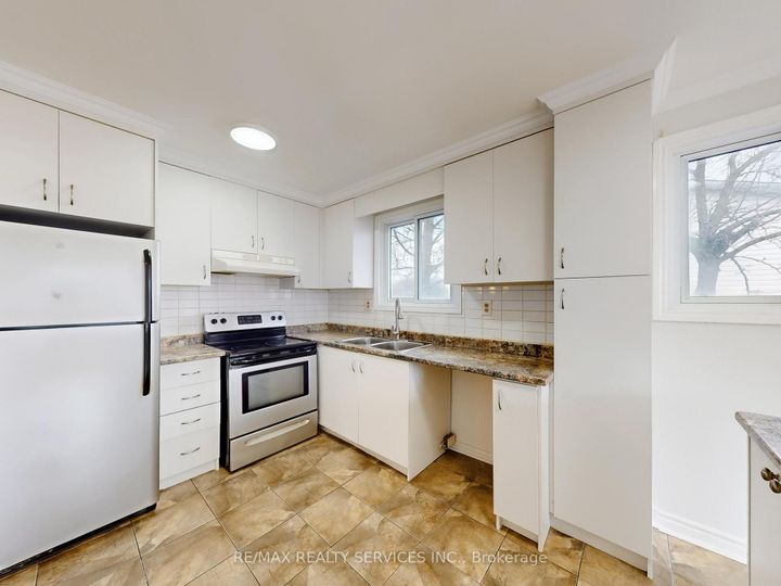 Photo 16 at 9 Glenridge Road, Northgate, Brampton