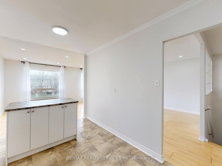 Photo 19 at 9 Glenridge Road, Northgate, Brampton