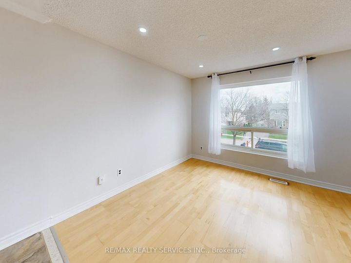 Photo 22 at 9 Glenridge Road, Northgate, Brampton