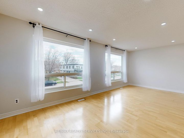 Photo 23 at 9 Glenridge Road, Northgate, Brampton