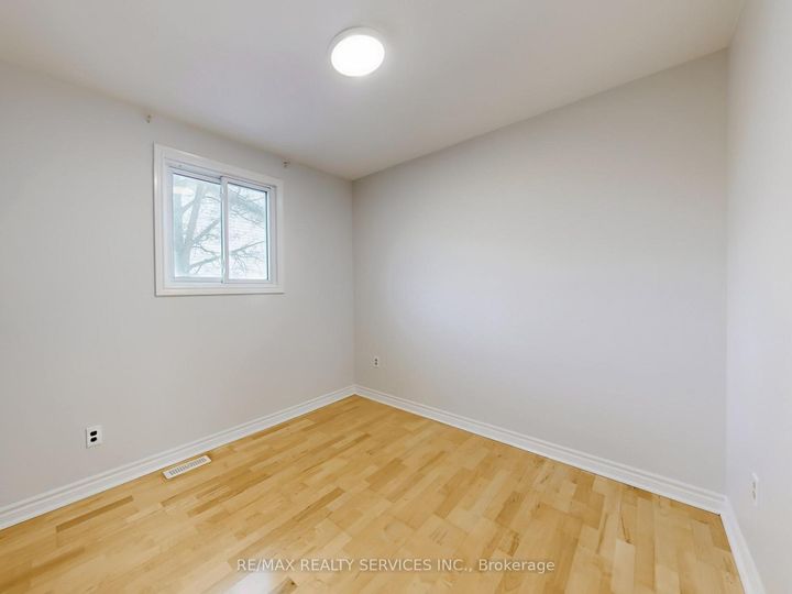 Photo 34 at 9 Glenridge Road, Northgate, Brampton