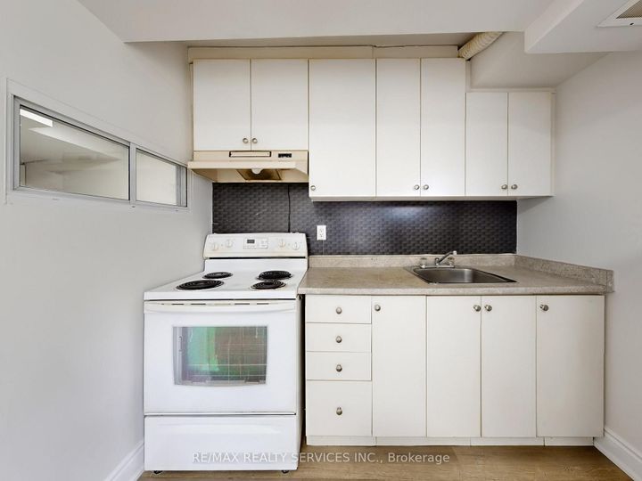 Photo 39 at 9 Glenridge Road, Northgate, Brampton
