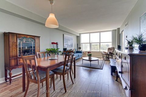 Photo 9 at 603 - 250 Davis Drive, Central Newmarket, Newmarket