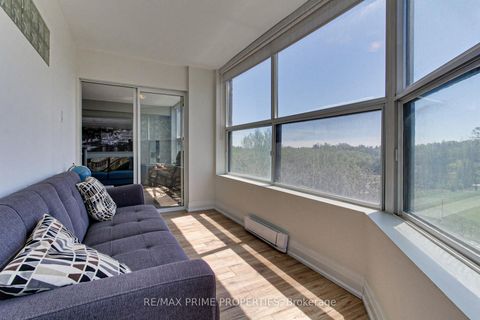 Photo 13 at 603 - 250 Davis Drive, Central Newmarket, Newmarket