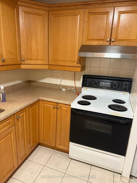 Photo 7 at 1504 - 10 Tangreen Court, Newtonbrook West, Toronto