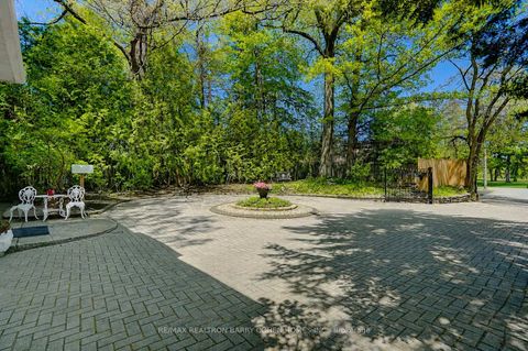 Photo 5 at 321 Lawrence Avenue E, York Mills, Toronto