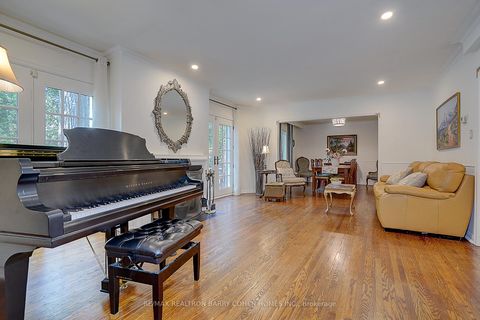 Photo 11 at 321 Lawrence Avenue E, York Mills, Toronto
