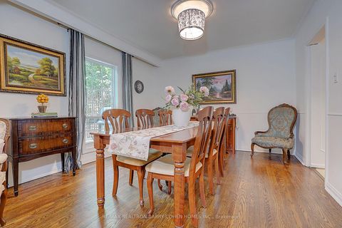Photo 14 at 321 Lawrence Avenue E, York Mills, Toronto