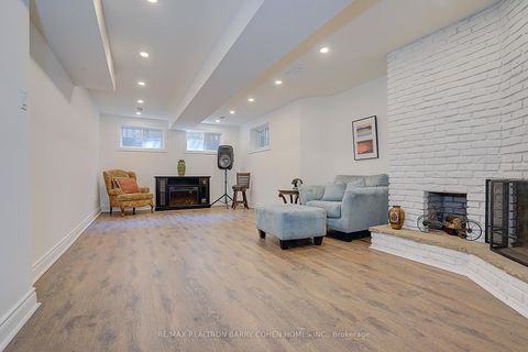 Photo 34 at 321 Lawrence Avenue E, York Mills, Toronto