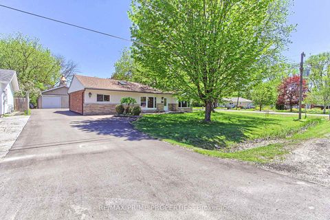 Photo 2 at 63 Ruta Crescent, Keswick North, Georgina