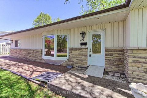 Photo 3 at 63 Ruta Crescent, Keswick North, Georgina