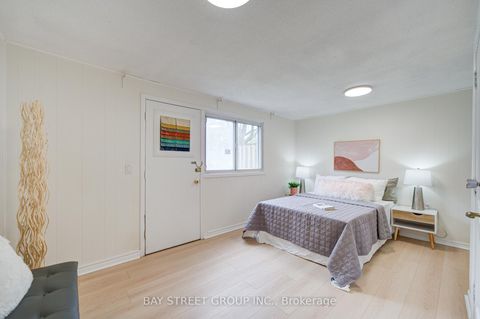 Photo 5 at 108 COURVILLE COACHWAY, Pleasant View, Toronto