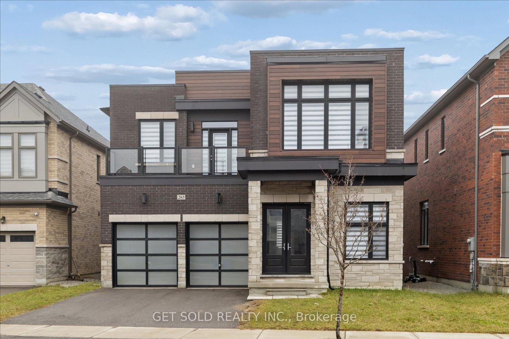 263 Factor Street, Kleinburg, Vaughan photo number 2