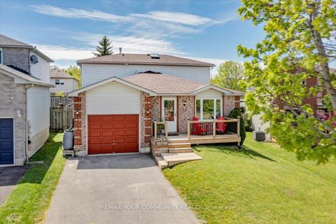 Photo 1 at 13 Waddington Crescent, Holly, Barrie