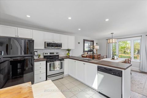 Photo 11 at 13 Waddington Crescent, Holly, Barrie