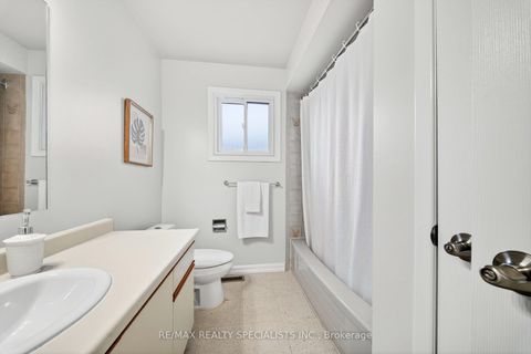 Photo 14 at 17 Payzac Avenue, West Hill, Toronto