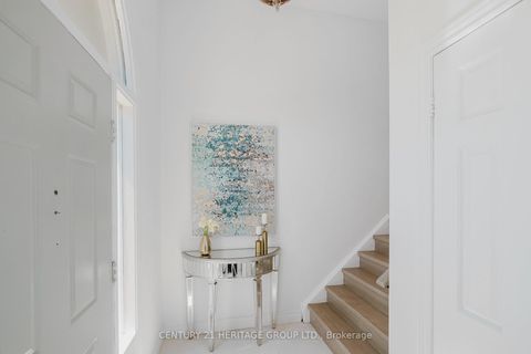 Photo 5 at 35 - 80 McCallum Drive, North Richvale, Richmond Hill