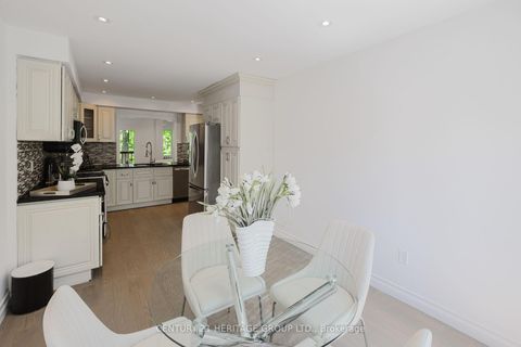 Photo 6 at 35 - 80 McCallum Drive, North Richvale, Richmond Hill